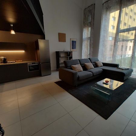 Milan Space Loft - Apartment Close To M5 Subway - Free Parking - Sky & Netflix Tv Exterior photo